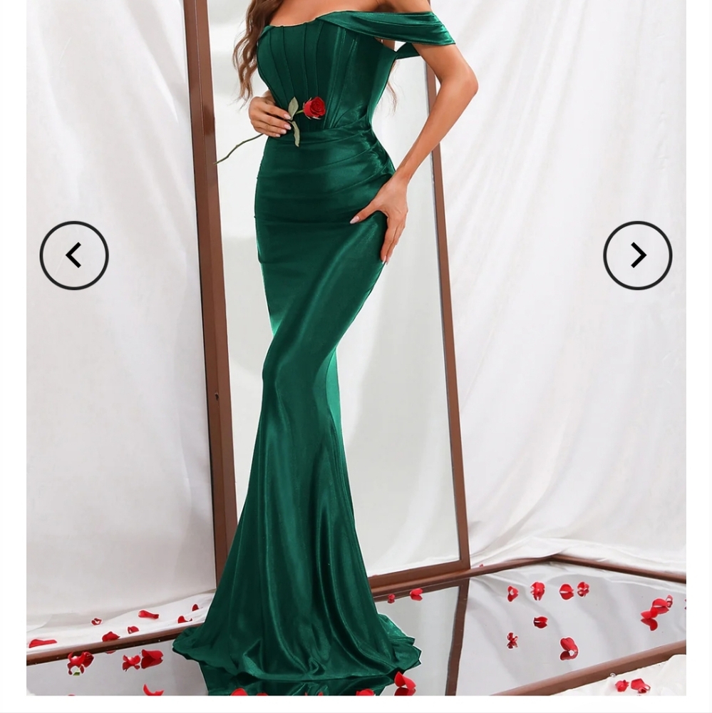 Chic One-Shoulder Green Evening Gown
